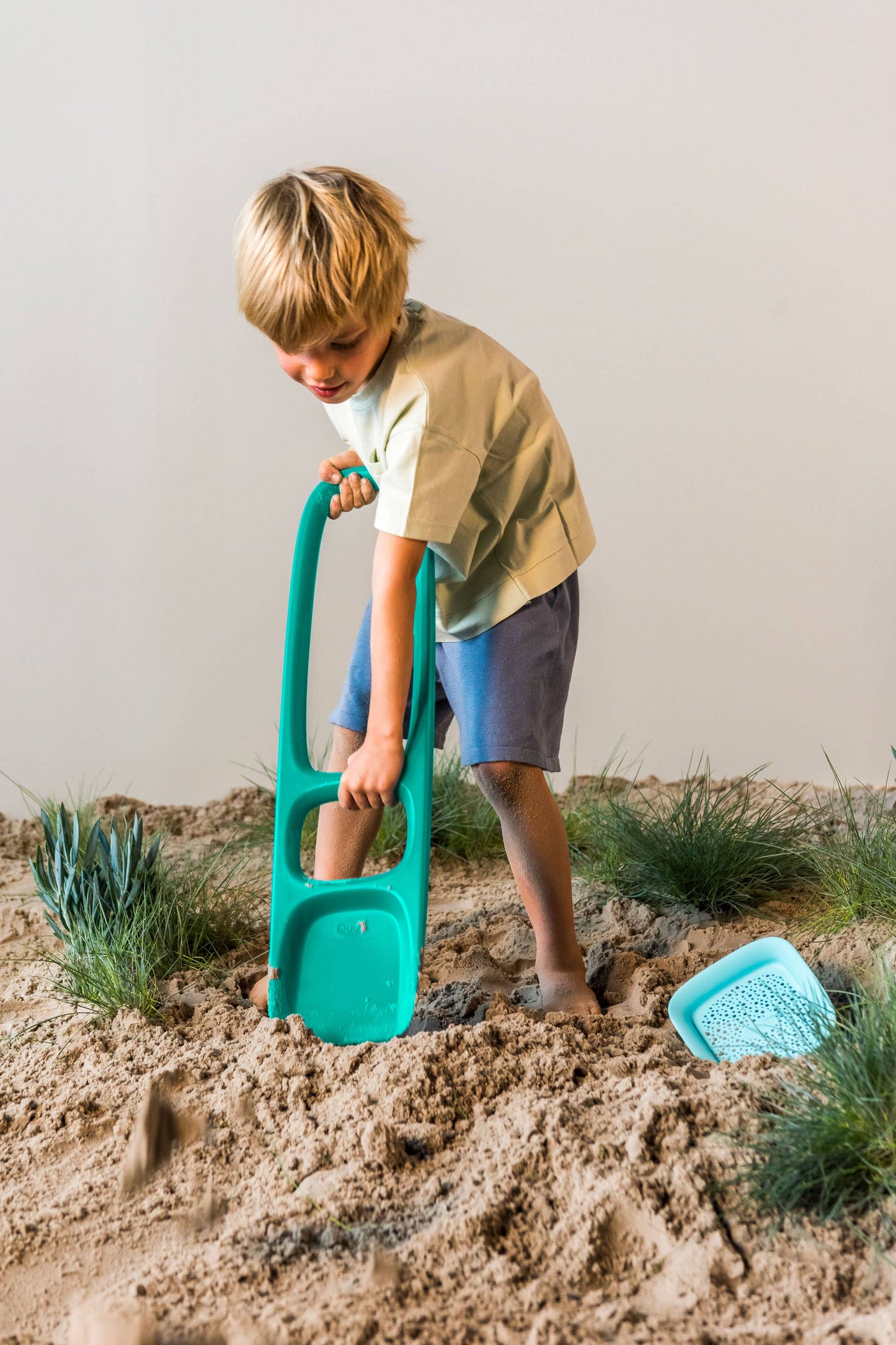 Quut Scoppi – Kids Snow & Sand Shovel with Easy Grip: Lavender
