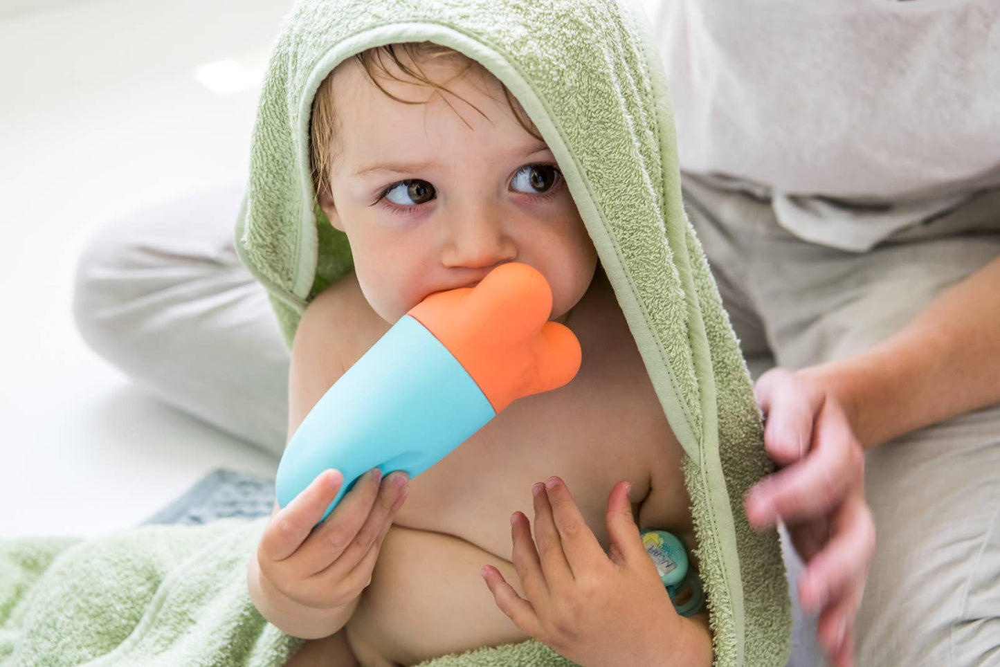 Quut Squeezi - Squish, squash bath time fun made easy!: Hippo