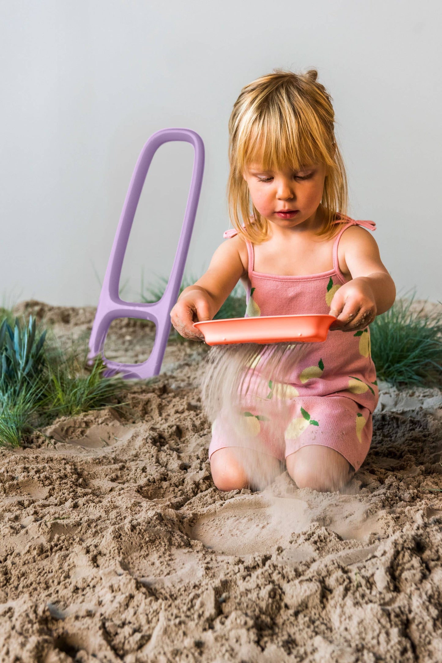 Quut Scoppi – Kids Snow & Sand Shovel with Easy Grip: Lavender