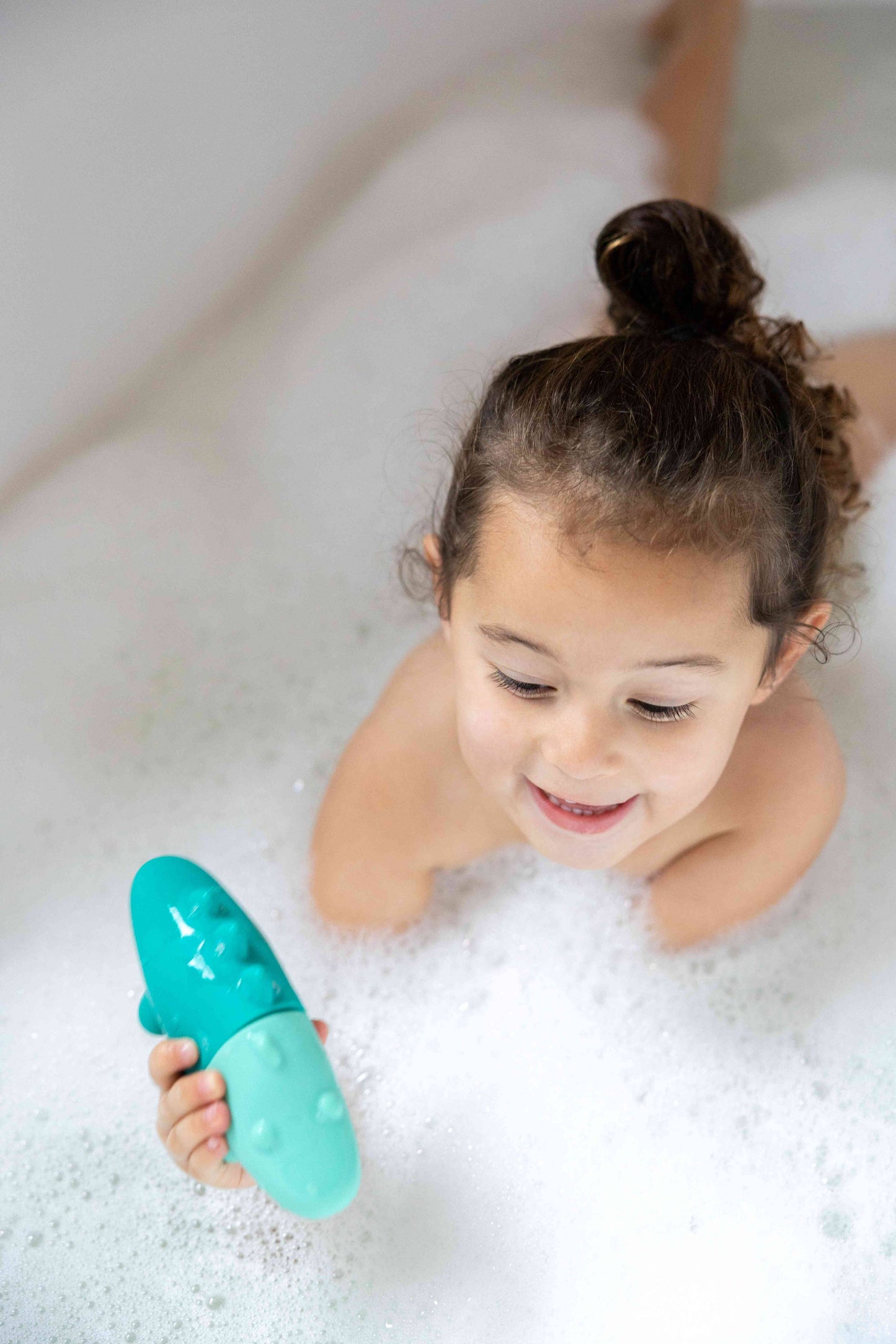 Quut Squeezi - Squish, squash bath time fun made easy!: Hippo