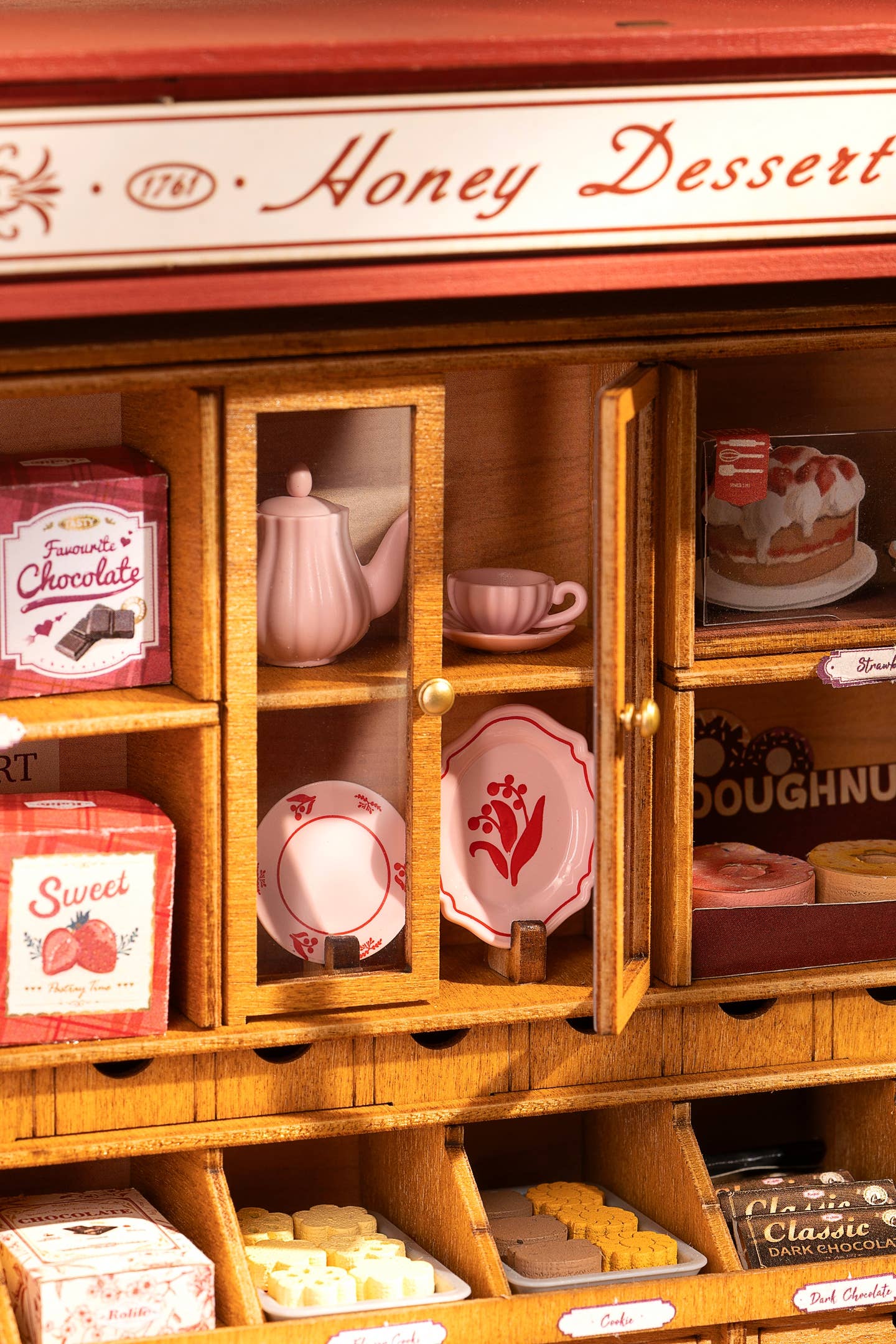 DIY Miniature House Kit: Honey Dessert Talk