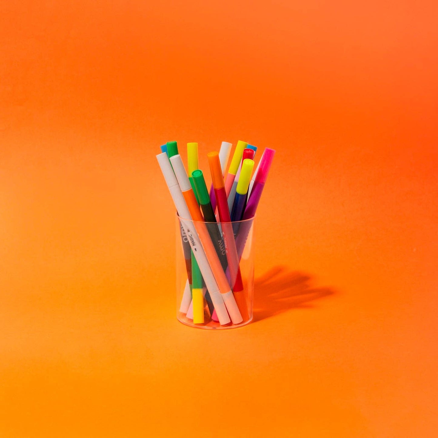 16 MAGIC MARKERS