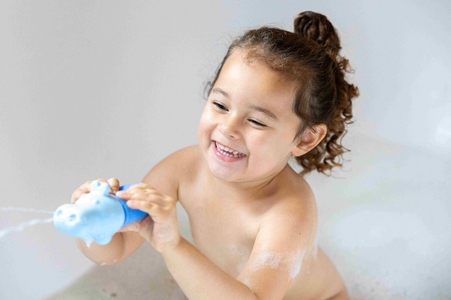 Quut Squeezi - Squish, squash bath time fun made easy!: Hippo