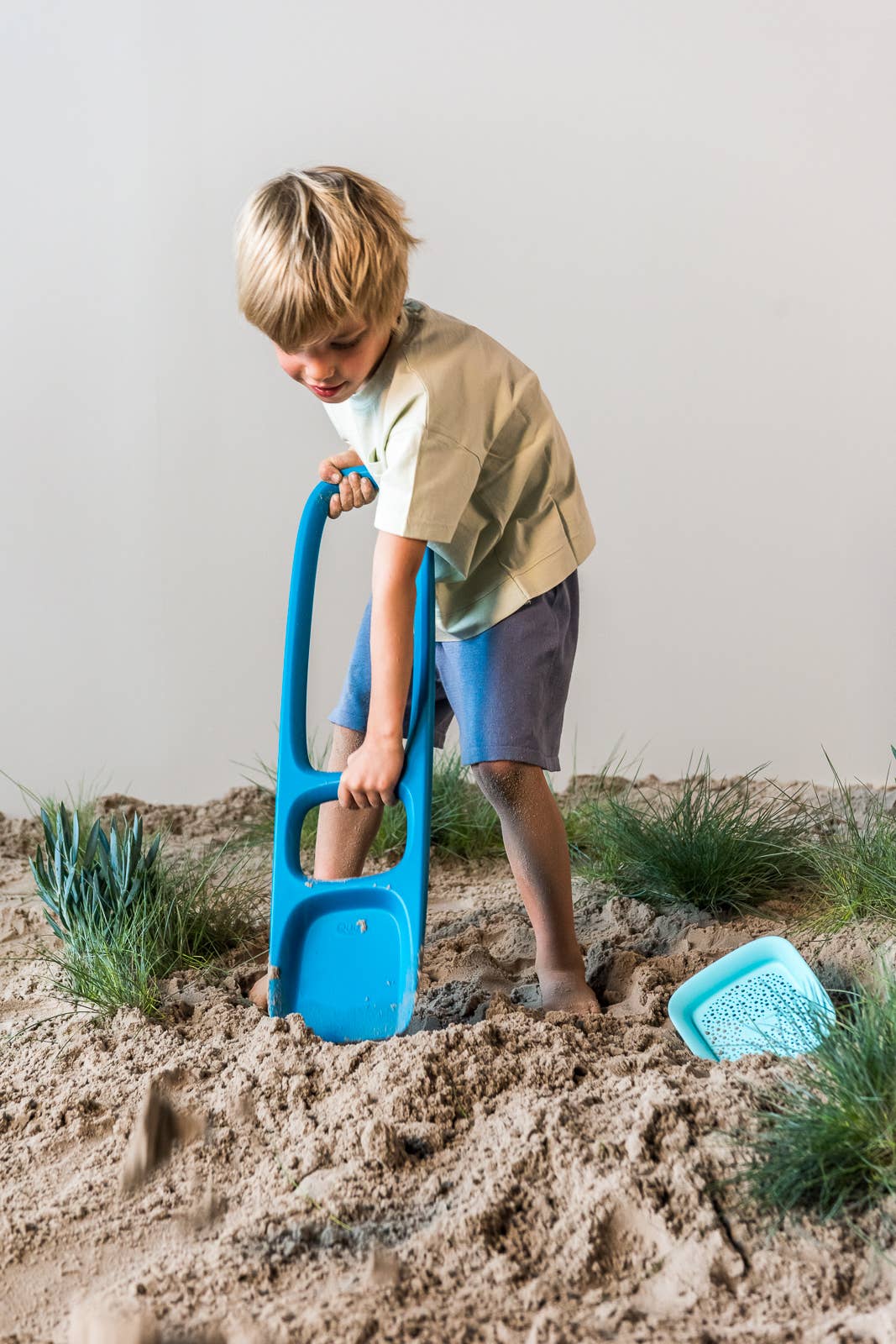 Quut Scoppi – Kids Snow & Sand Shovel with Easy Grip: Lavender