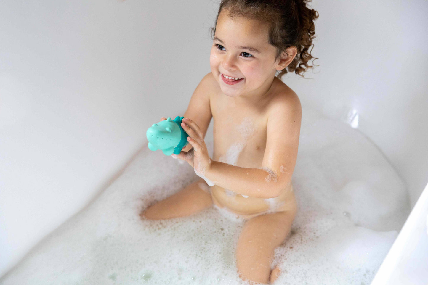 Quut Squeezi - Squish, squash bath time fun made easy!: Hippo