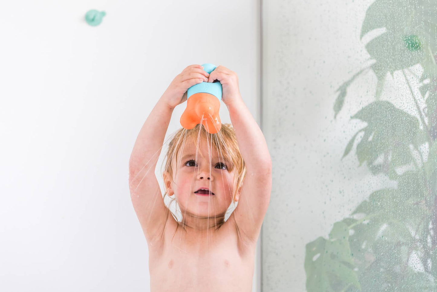 Quut Squeezi - Squish, squash bath time fun made easy!: Whale