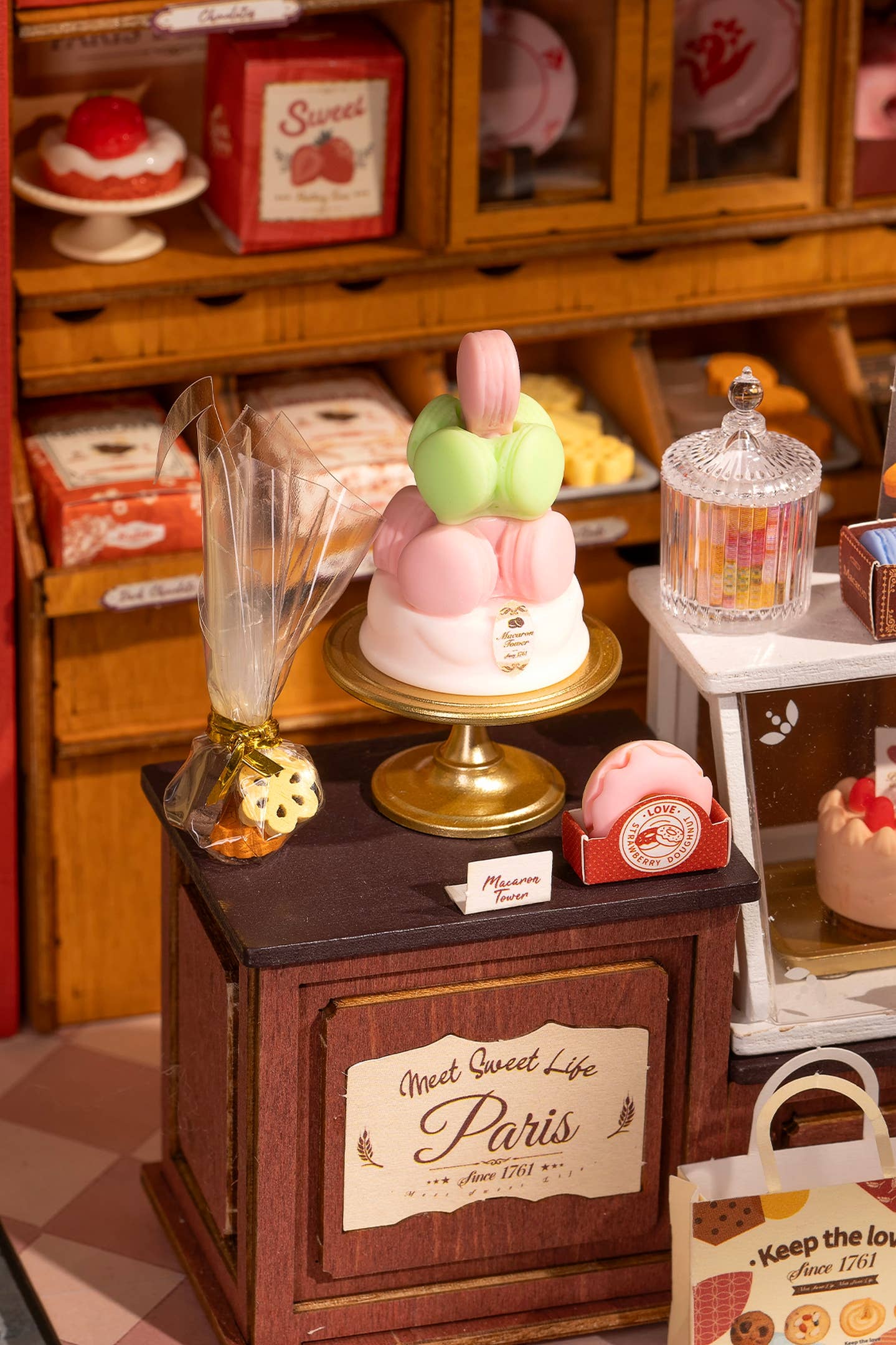 DIY Miniature House Kit: Honey Dessert Talk